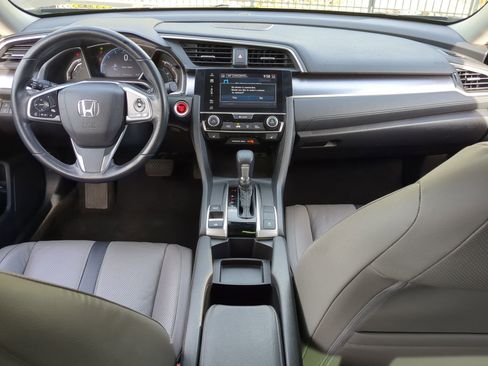Used 2018 Honda Civic Touring image 14
