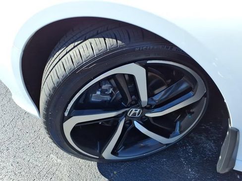 Used 2018 Honda Accord Sport image 23