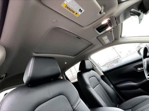 Used 2025 Honda HR-V EX-L image 14