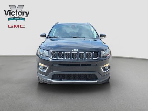 Used 2019 Jeep Compass Limited AWD/4WD image 2