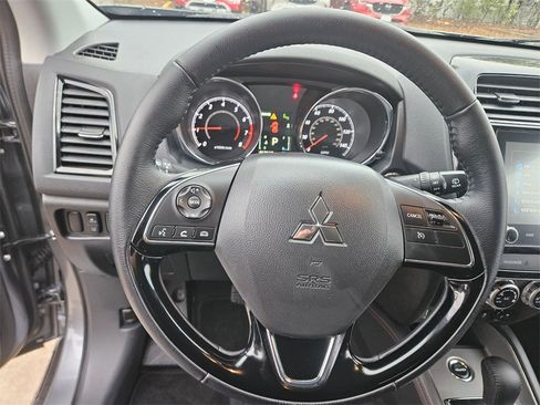 Used 2025 Mitsubishi Outlander Sport SE image 17