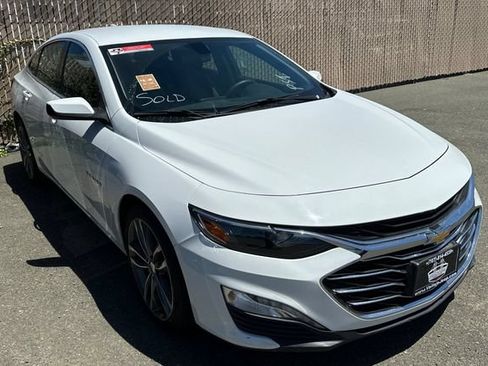 Used 2022 Chevrolet Malibu LT FWD image 2