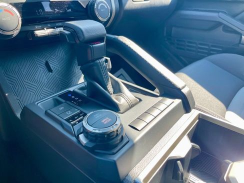 Used 2025 Toyota Tacoma TRD Sport AWD/4WD image 14