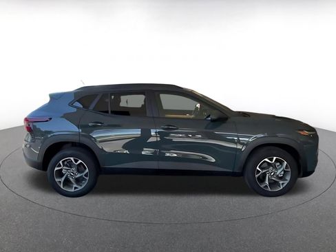 Used 2025 Chevrolet Trax LT image 16