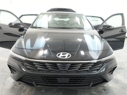 New 2026 Hyundai Elantra Limited image 30