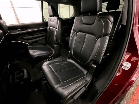 Used 2022 Jeep Grand Cherokee L Limited image 25