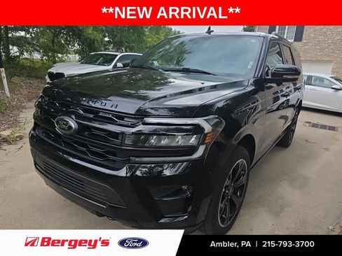 Used 2023 Ford Expedition Limited AWD/4WD image 1