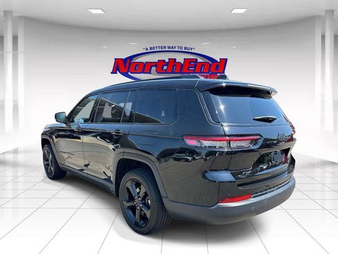 Used 2023 Jeep Grand Cherokee L Laredo AWD/4WD image 5