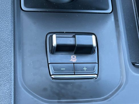 Used 2025 GMC Sierra 1500 AT4 w/ Technology Package image 37