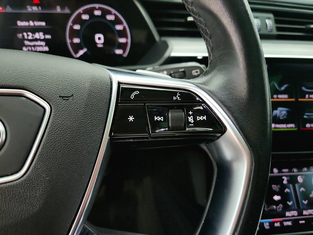 Used 2024 Audi Q8 e-tron Premium Plus w/ Premium Plus Package AWD/4WD image 24