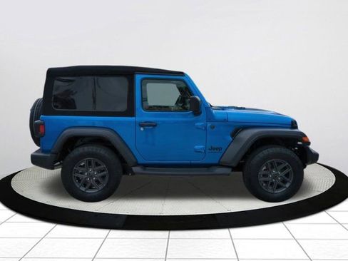 Used 2024 Jeep Wrangler Sport AWD/4WD image 2