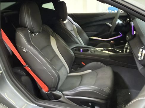 Used 2023 Chevrolet Camaro SS RWD image 31
