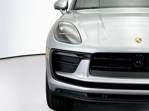Used 2026 Porsche Macan AWD/4WD image 12