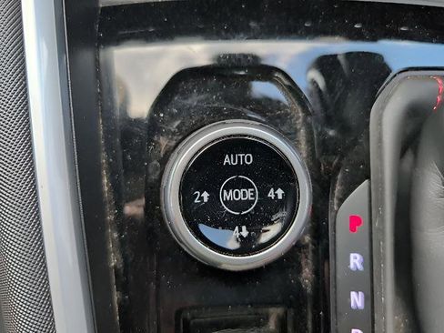 Used 2024 Chevrolet Colorado Z71 w/ Z71 Convenience Package 2 image 16