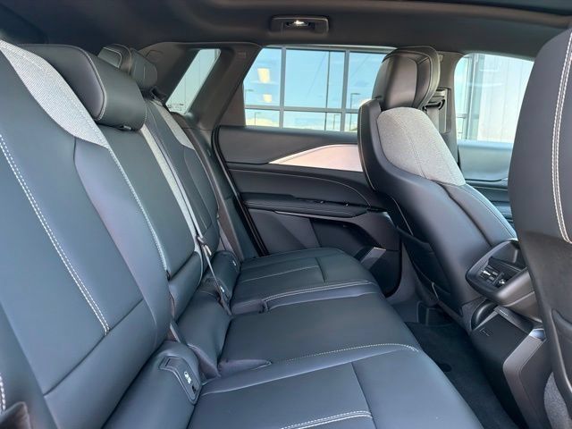 Used 2024 Cadillac Lyriq Tech AWD/4WD image 15