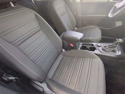 Used 2022 Volkswagen Tiguan S image 30