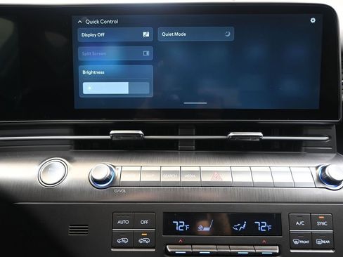 Certified 2025 Hyundai Kona SEL AWD/4WD image 30