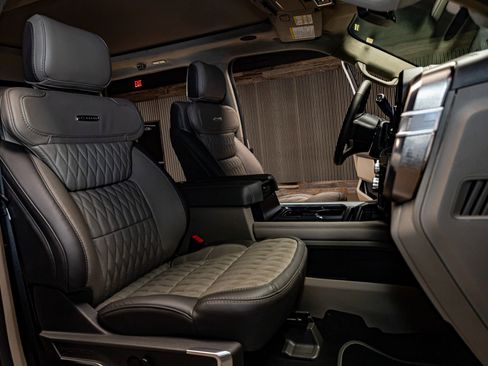 Used 2026 Ford F450 Platinum w/ Platinum Plus Package image 29