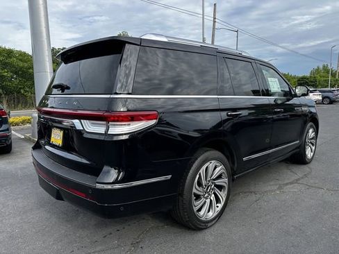 Certified 2023 Lincoln Navigator Reserve AWD/4WD image 5