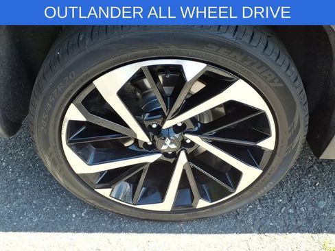 Used 2024 Mitsubishi Outlander AWD image 7