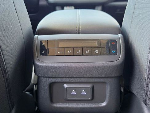 New 2026 Nissan Pathfinder SV w/ SV Premium Package FWD image 27
