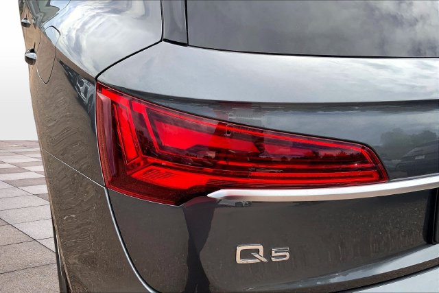 Used 2023 Audi Q5 e Premium w/ Convenience Package AWD/4WD image 29