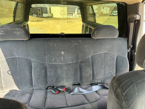 Used 2001 Chevrolet Silverado 2500 LS w/ Off-Road Skid Plate Pkg AWD/4WD image 17