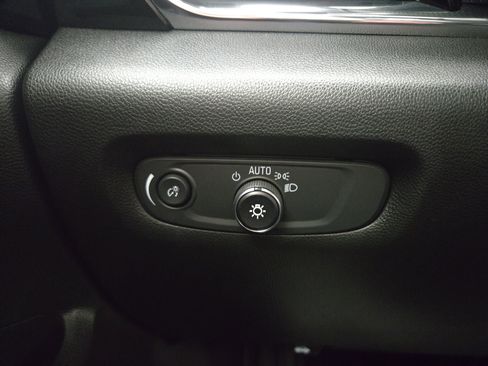 Certified 2023 Chevrolet Traverse RS image 31