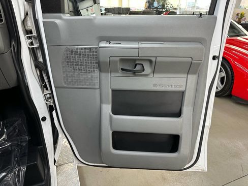 Used 2012 Ford E-250 and Econoline 250 w/ PWR Group image 16
