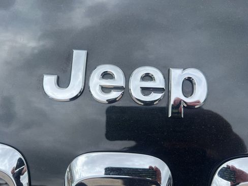 Used 2015 Jeep Cherokee Limited AWD/4WD image 30