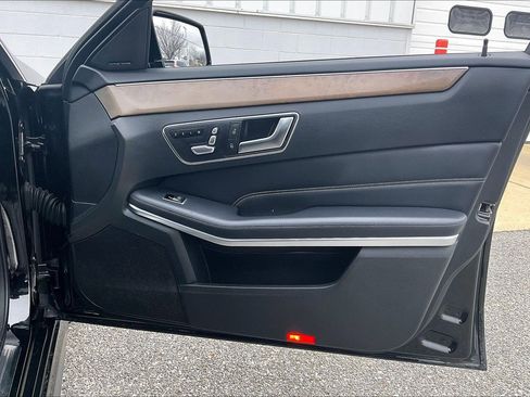 Used 2015 Mercedes-Benz E 350 E 350 Luxury image 29