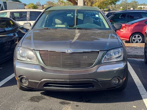 Used 2004 Chrysler Pacifica 2WD image 2