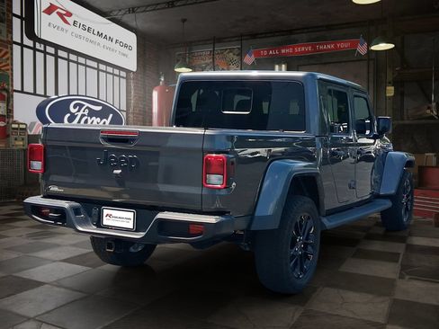 Used 2025 Jeep Gladiator Sport AWD/4WD image 6