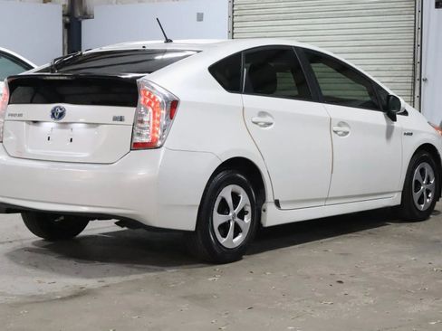 Used 2015 Toyota Prius Two image 5