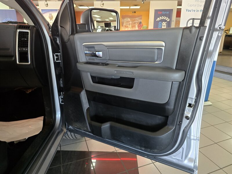Used 2020 RAM 1500 Classic SLT AWD/4WD image 14
