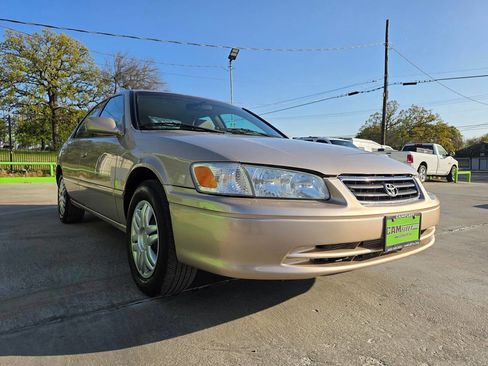 Used 2001 Toyota Camry CE image 4