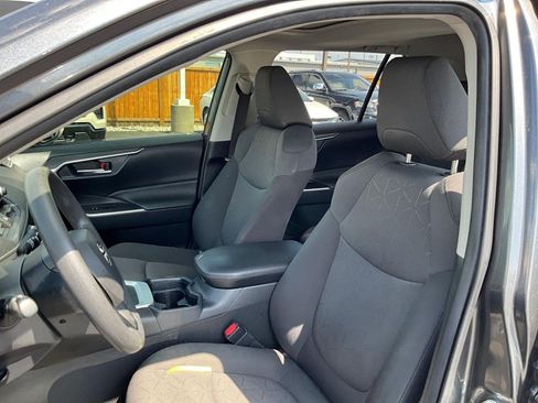 Used 2019 Toyota RAV4 XLE w/ Convenience Package AWD/4WD image 19