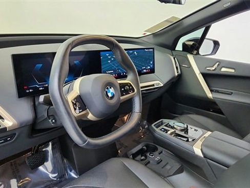 Used 2026 BMW iX xDrive45 image 18