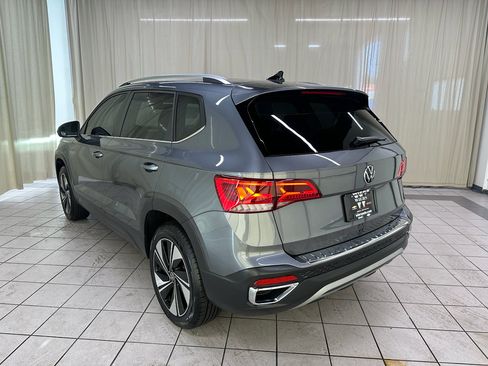 Used 2024 Volkswagen Taos SE AWD/4WD image 9