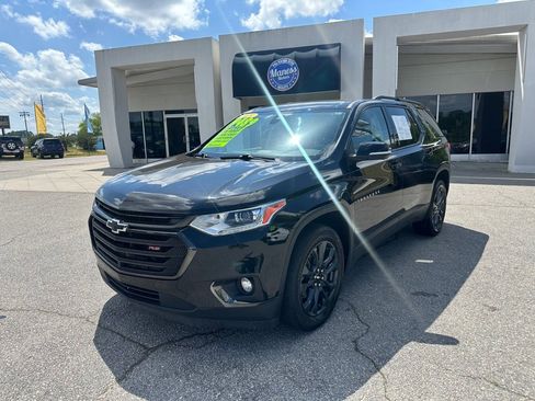 Used 2021 Chevrolet Traverse RS FWD image 1