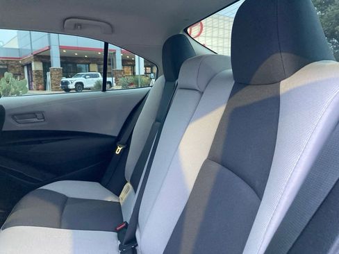 Used 2025 Toyota Corolla LE FWD image 10