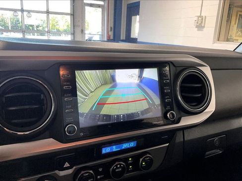 Used 2023 Toyota Tacoma SR5 AWD/4WD image 19