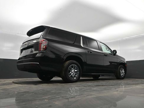 Used 2024 Chevrolet Suburban LT image 43