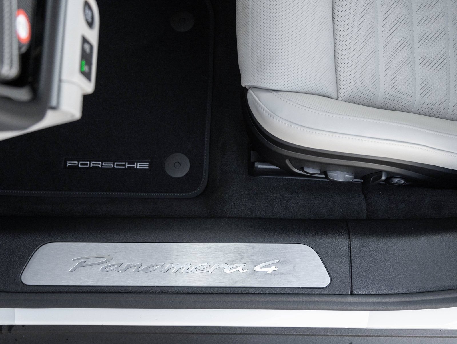 New 2026 Porsche Panamera 4 AWD/4WD image 22