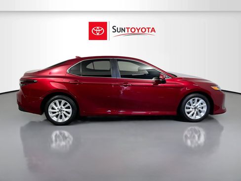 Used 2022 Toyota Camry LE FWD image 2