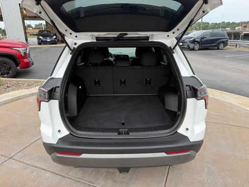 Used 2025 Chevrolet Equinox LT FWD image 7