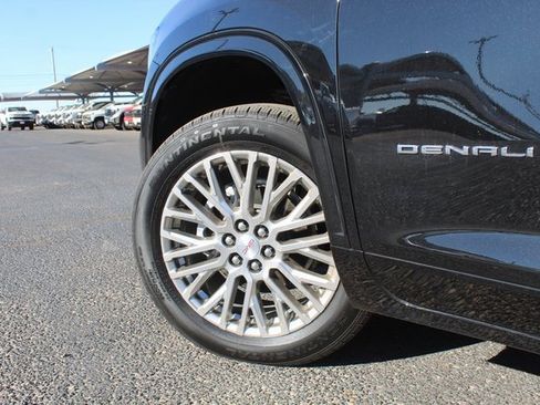 Used 2024 GMC Acadia Denali image 15
