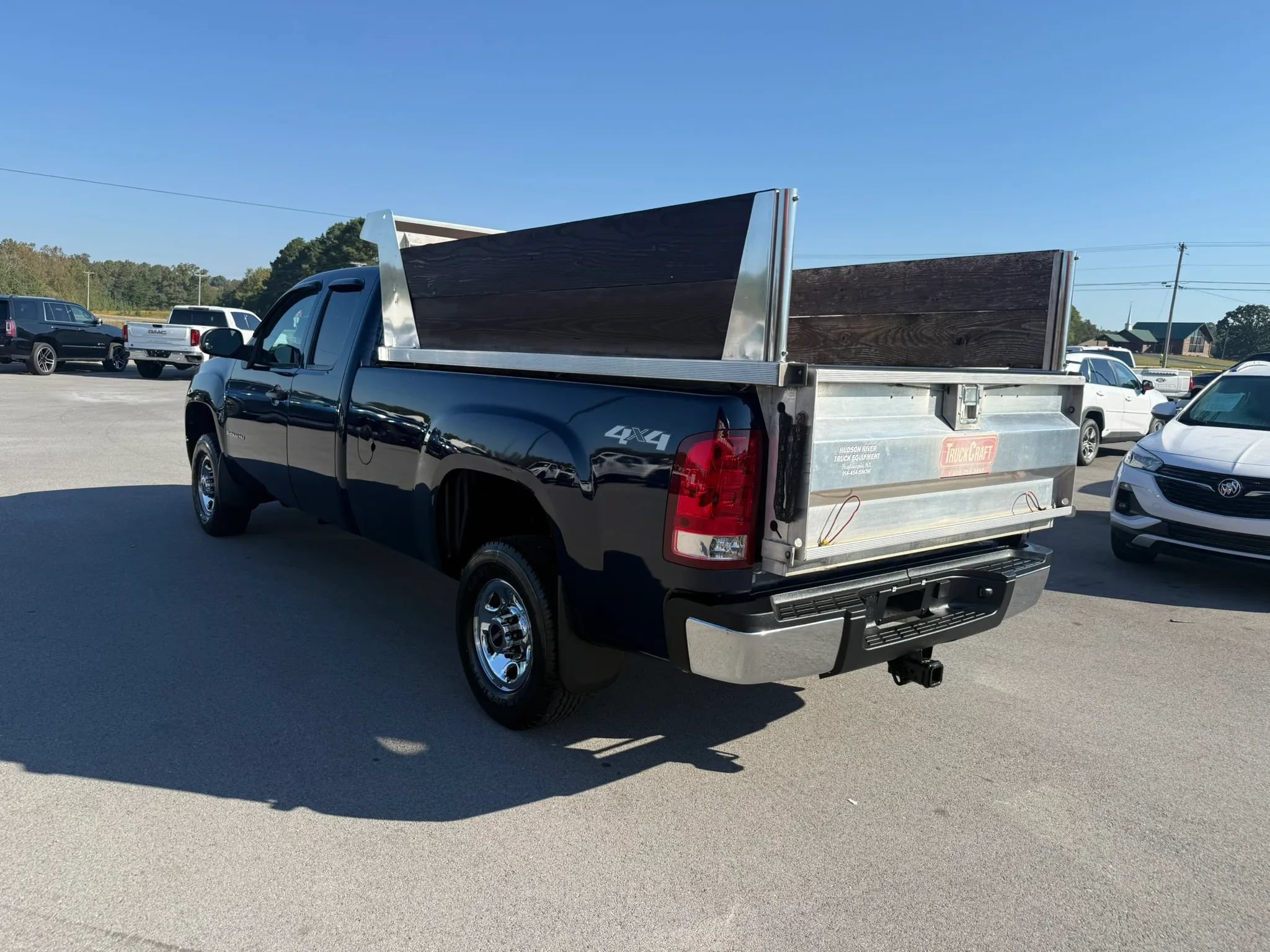 Used 2009 GMC Sierra 2500 W/T w/ Work Truck Preferred Package AWD/4WD image 3
