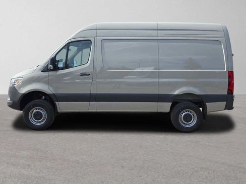Used 2026 Mercedes-Benz Sprinter 2500 image 6