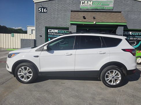 Used 2018 Ford Escape SE w/ SE Sync 3 Package AWD/4WD image 17